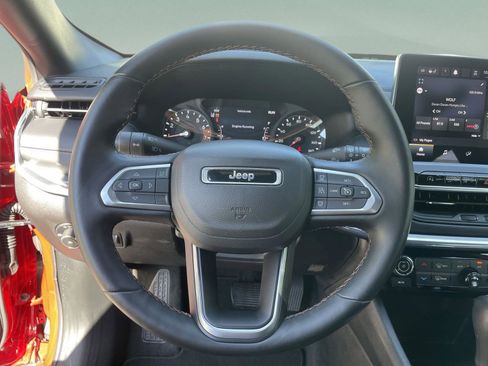 Used 2022 Jeep Compass Limited image 9