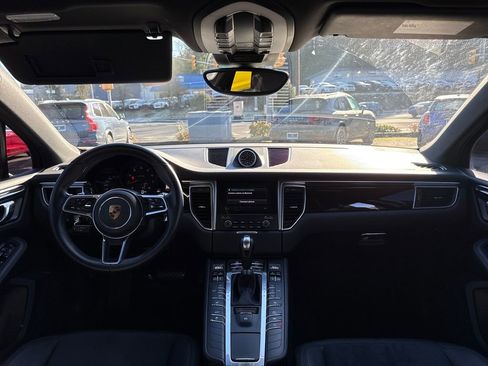 Used 2018 Porsche Macan image 12