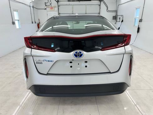 Used 2022 Toyota Prius Prime LE FWD image 6