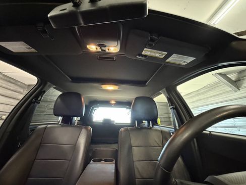Used 2011 Ford Escape Limited w/ 302A Rapid Spec Order Code AWD/4WD image 31