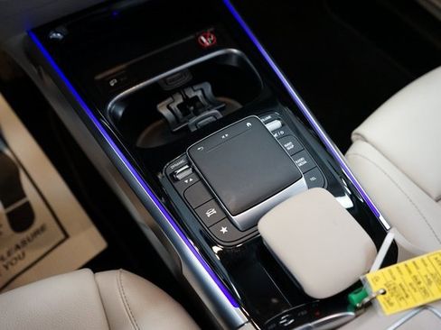 Used 2021 Mercedes-Benz GLB 250 GLB 250 image 36