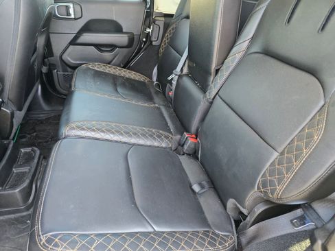 Used 2021 Jeep Wrangler Unlimited Sahara AWD/4WD image 13