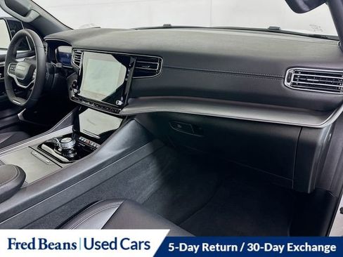 Used 2025 Jeep Wagoneer Series II w/ Premium Group I image 34