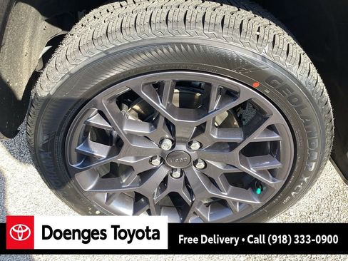 Used 2023 Jeep Grand Cherokee L Summit w/ Advanced Protech Group IV image 27