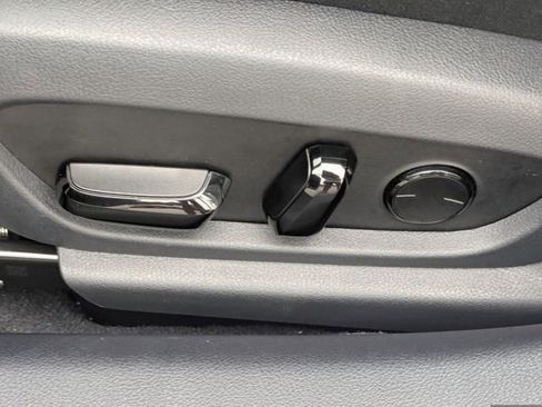 Certified 2025 Lexus ES 350 w/ Premium Package image 19