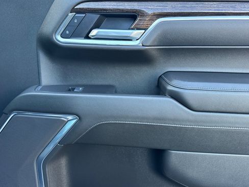 Used 2025 GMC Sierra 1500 Elevation image 19