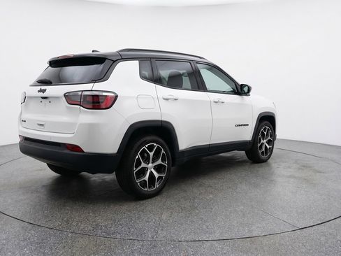 Used 2025 Jeep Compass Limited AWD/4WD image 9