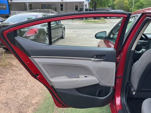 Used 2019 Hyundai Elantra Value Edition FWD image 16