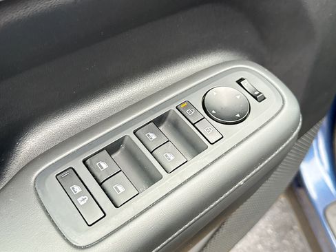 Used 2025 Hyundai Santa Fe SEL FWD image 8