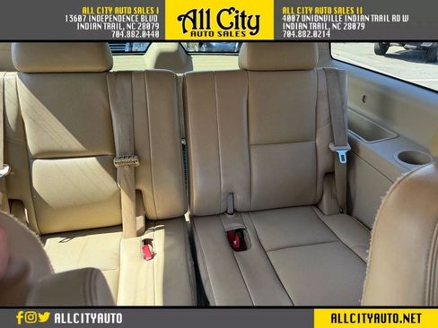 Used 2011 GMC Yukon XL SLT w/ SLT-2 Equipment Package RWD image 13