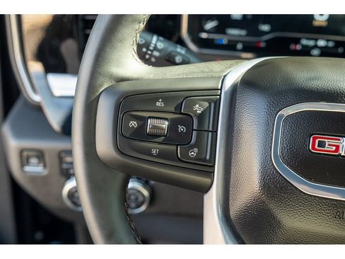 Used 2025 GMC Sierra 2500 SLT AWD/4WD image 18