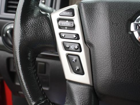 Used 2022 Nissan Titan SV w/ SV Convenience Package AWD/4WD image 17
