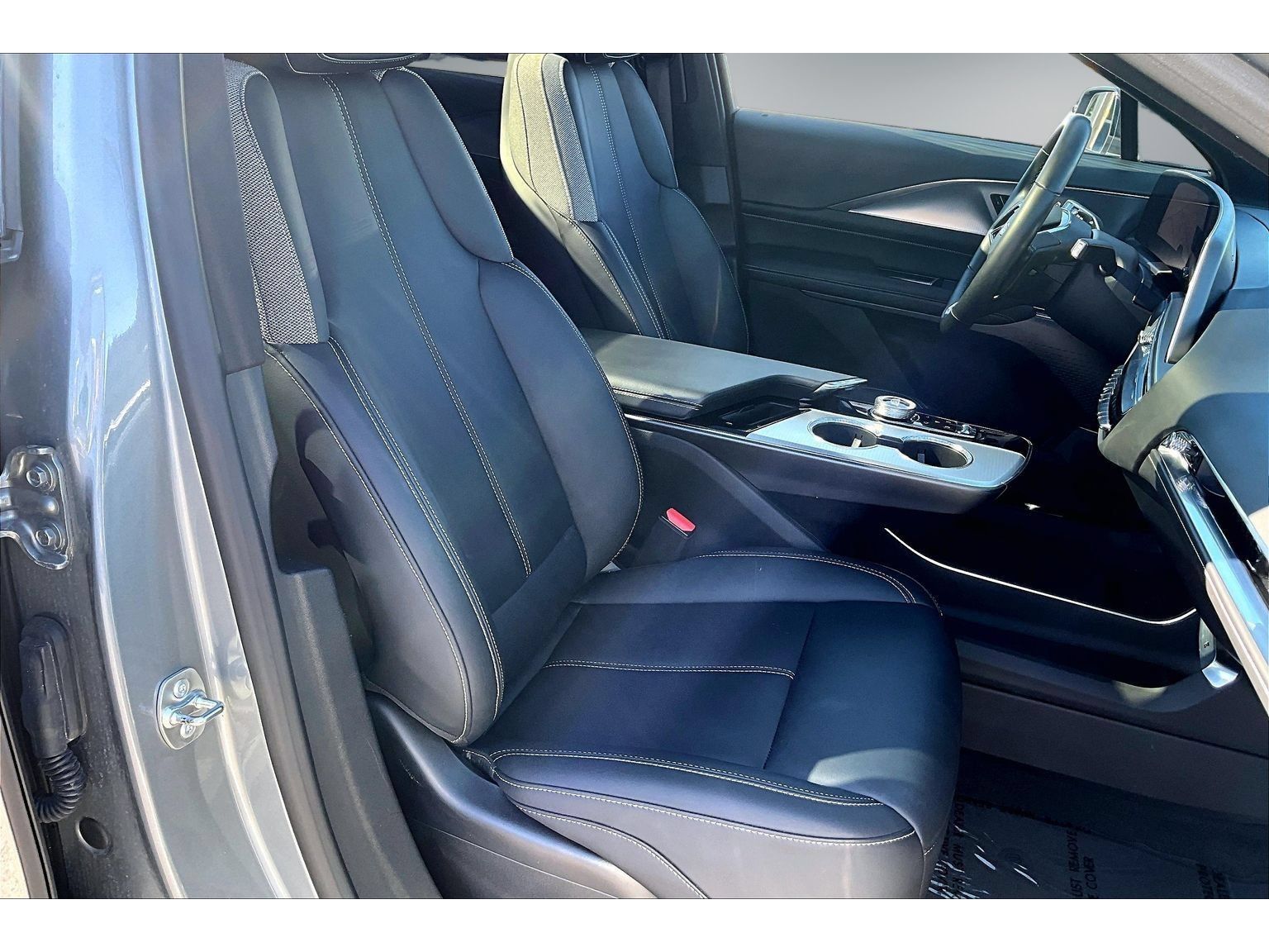 Used 2024 Cadillac Lyriq Tech w/ Driver Assist Package AWD/4WD image 29