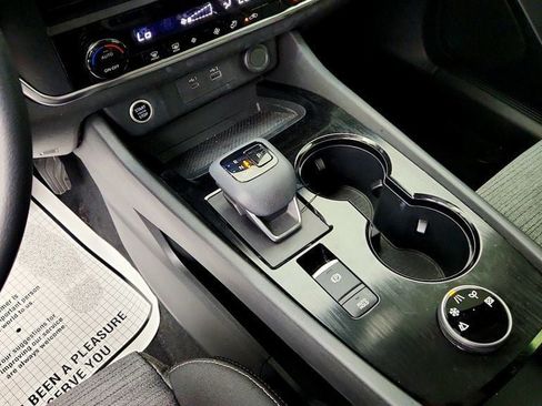 Used 2023 Nissan Rogue SV AWD/4WD image 15