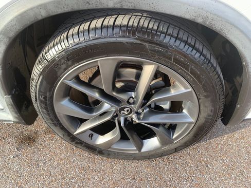 Used 2019 INFINITI QX50 Essential w/ Sensory Package image 10