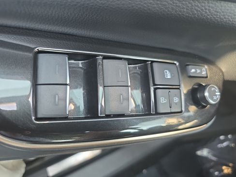 Used 2026 Toyota Crown AWD/4WD image 26