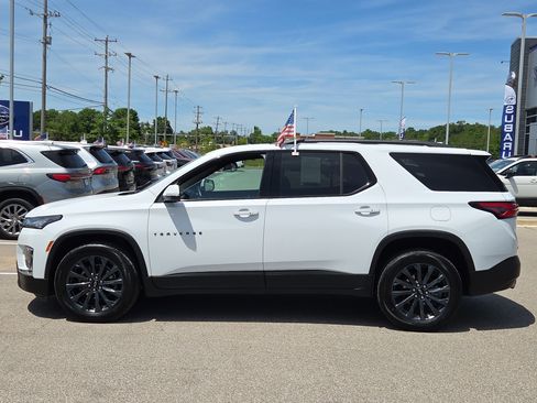 Used 2023 Chevrolet Traverse RS w/ LPO, Floor Liner Package FWD image 6
