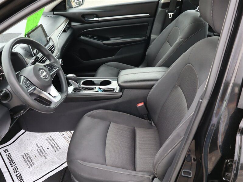 Used 2023 Nissan Altima 2.5 SV FWD image 16