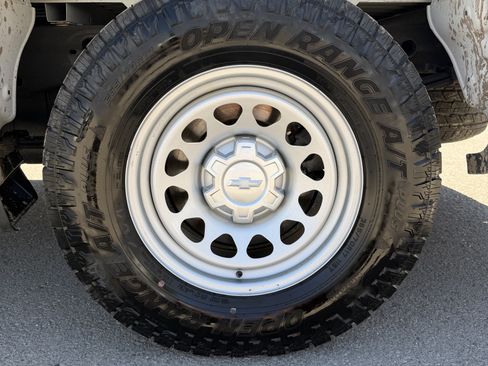 Used 2021 Chevrolet Silverado 1500 W/T RWD image 14