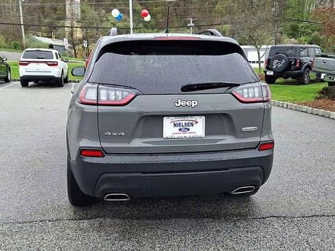 Used 2022 Jeep Cherokee Latitude Lux w/ Sun & Sound Group AWD/4WD image 7