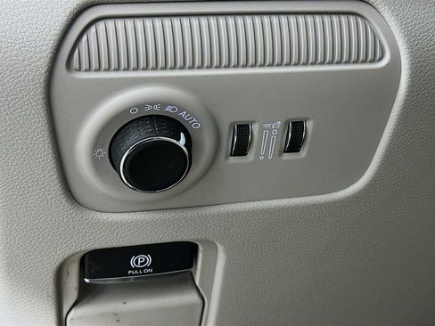 New 2026 Jeep Grand Wagoneer Summit image 14