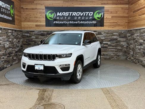 Used 2023 Jeep Grand Cherokee Limited AWD/4WD image 4