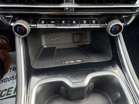 Used 2024 Chevrolet Traverse RS image 21