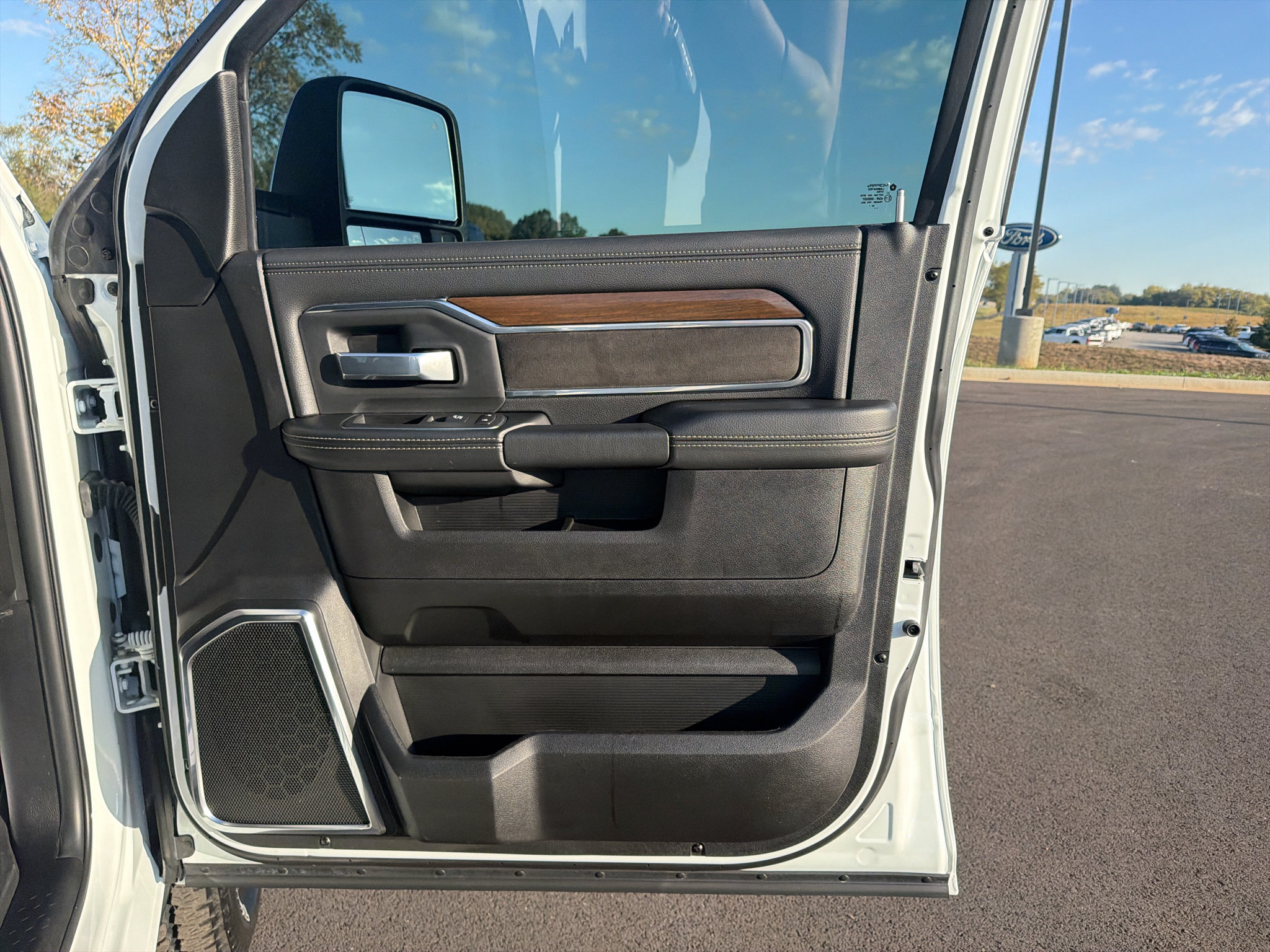 Used 2024 RAM 2500 Laramie w/ Safety Group AWD/4WD image 16