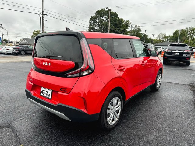 Used 2025 Kia Soul LX FWD image 11