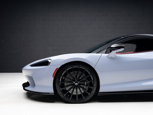 Used 2023 McLaren GT RWD image 18