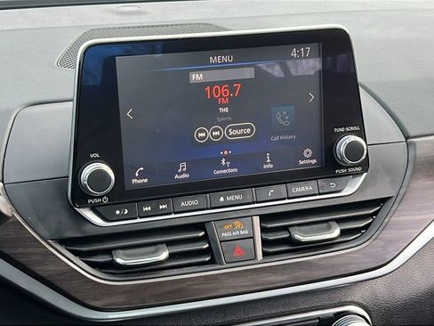 Used 2024 Nissan Altima 2.5 SV image 18