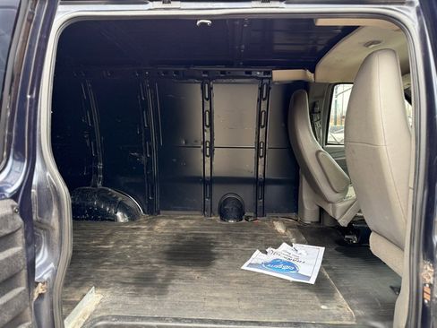 Used 2011 GMC Savana 2500 image 11