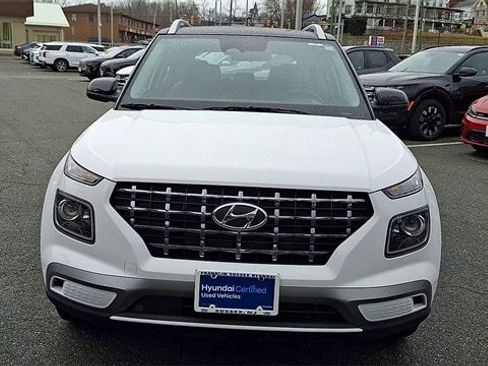 Certified 2023 Hyundai Venue Limited w/ Cargo Package image 3