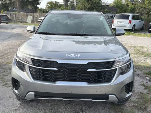 Certified 2025 Kia Seltos LX AWD/4WD image 2