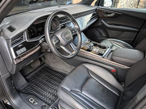 Used 2021 Audi Q7 2.0T Premium w/ Convenience Package AWD/4WD image 2