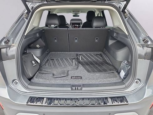 Certified 2026 Volkswagen Tiguan SE AWD/4WD image 32