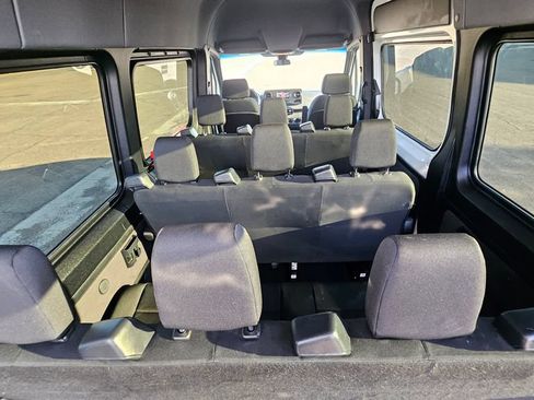 Used 2024 Mercedes-Benz Sprinter 2500 image 23