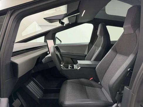 Used 2025 Tesla Cybertruck 2WD Crew Cab image 11