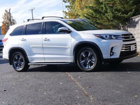 Used 2019 Toyota Highlander Limited Platinum image 10