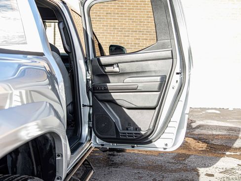 Used 2025 Toyota Tacoma TRD Sport image 39