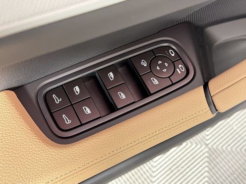 Certified 2026 Porsche Cayenne AWD/4WD image 14
