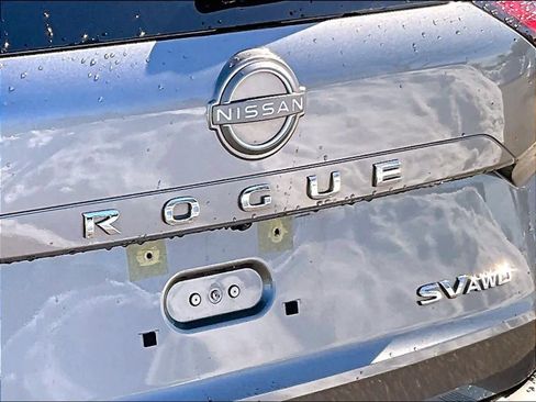 Used 2023 Nissan Rogue SV w/ SV Premium Package image 27