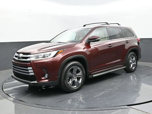 Used 2019 Toyota Highlander Limited Platinum FWD image 23