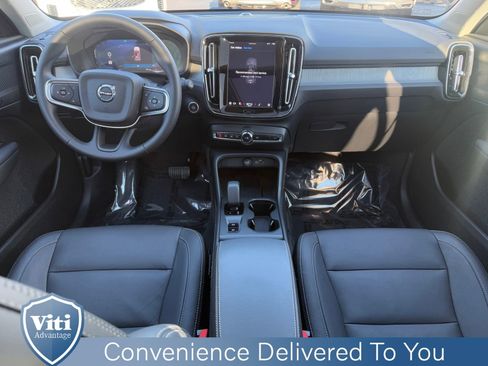 Certified 2025 Volvo XC40 B5 Core w/ Protection Package Premier image 2