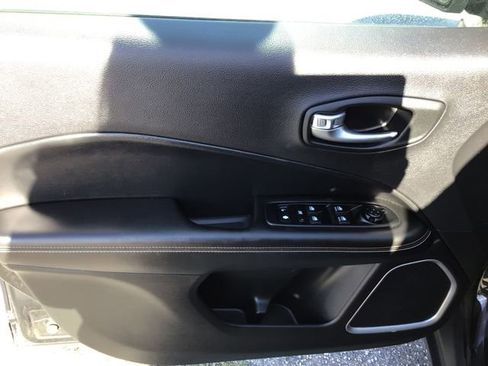Used 2018 Jeep Compass Sport FWD image 20