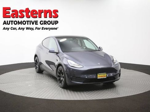 Used 2022 Tesla Model Y Long Range AWD/4WD image 45