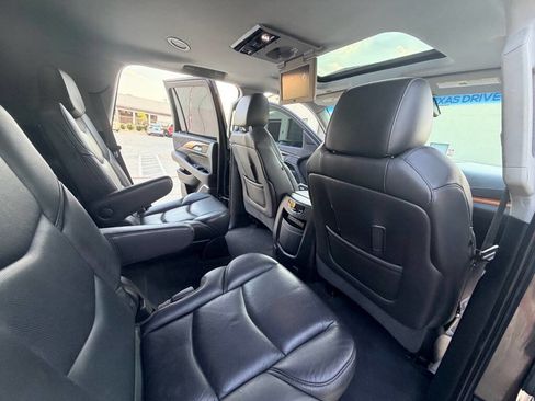 Used 2017 Cadillac Escalade Luxury image 23