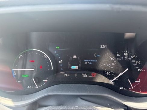 Used 2025 Toyota Sienna XLE AWD/4WD image 9