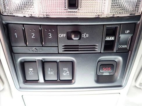 Used 2016 Toyota 4Runner Limited AWD/4WD image 24