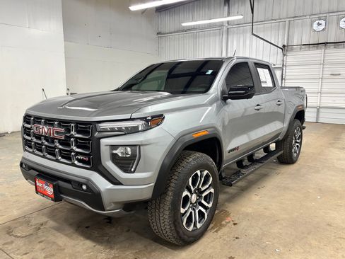 Used 2024 GMC Canyon AT4 w/ Technology Package AWD/4WD image 3